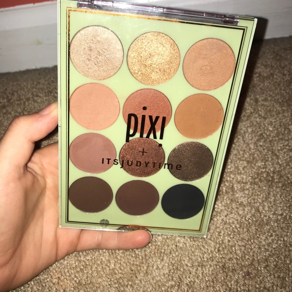 Pixi by Petra ItsJudyTime eyeshadow palette